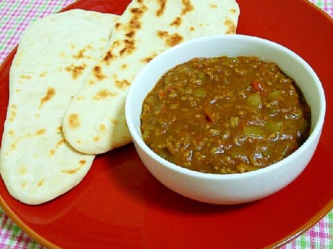 ナンやライスと共に❀簡単トマトのキーマカレー